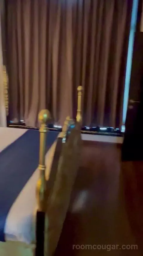 Headington Suite (#2302) bed picture #8