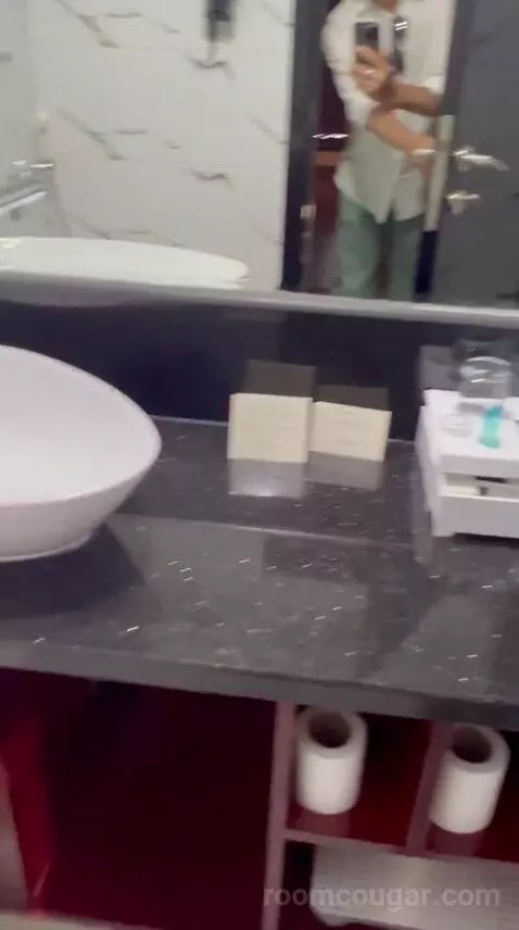 Headington Suite (#2302) bathroom picture #1