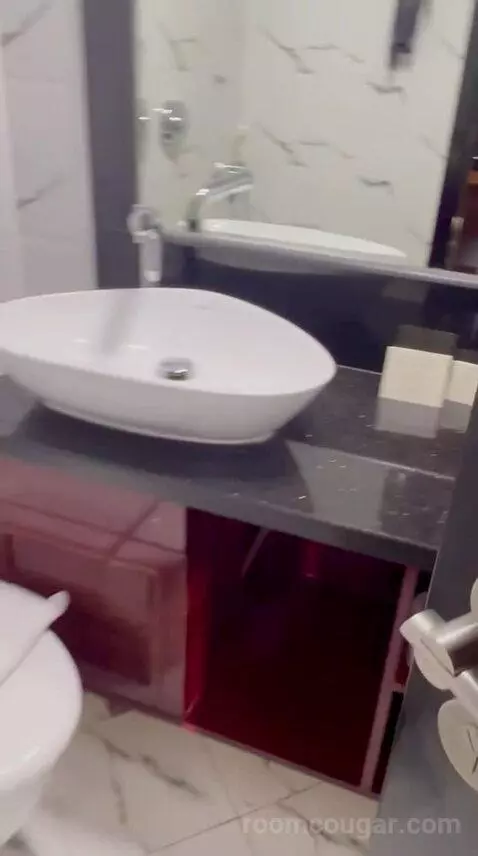 Headington Suite (#2302) bathroom picture #4