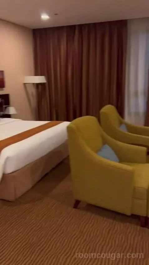 Deluxe Room (#329) bed picture #10