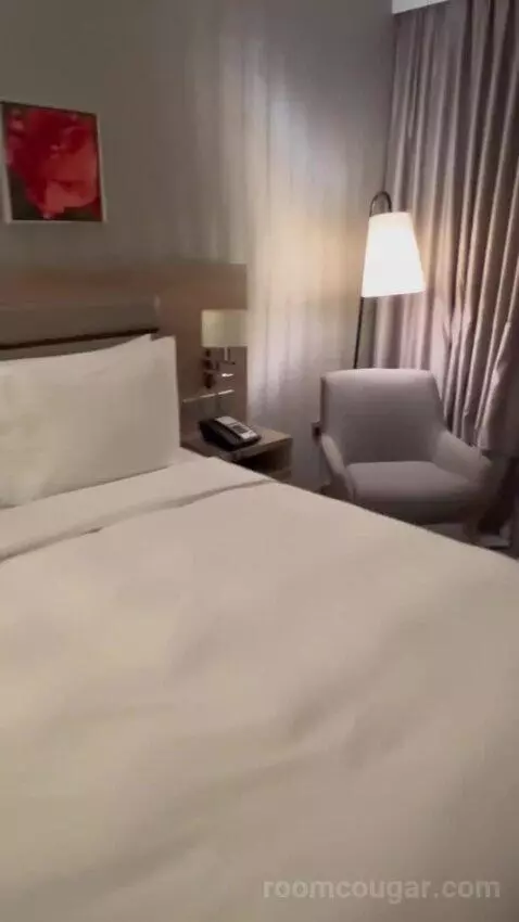 Superior King Room (#126) bed picture #3