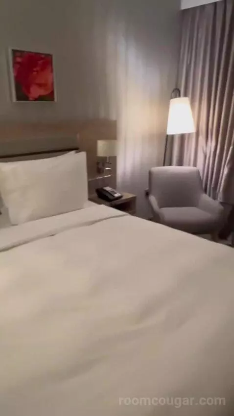 Superior King Room (#126) bed picture #4