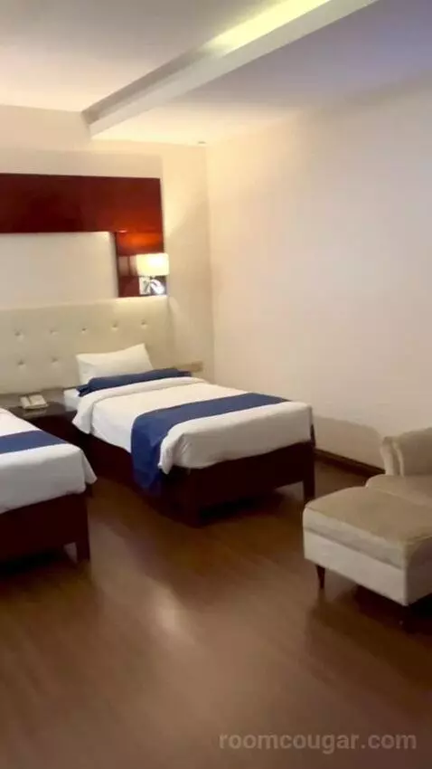 Standard Twin Room (#2101) bed picture #1