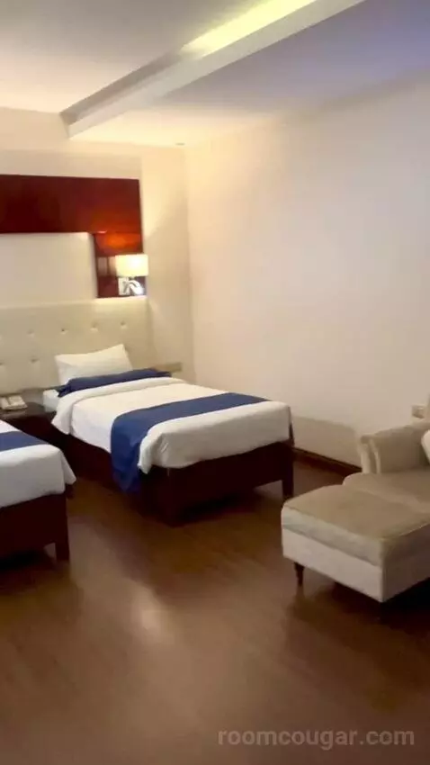 Standard Twin Room (#2101) bed picture #2