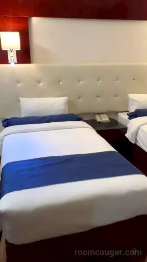 Standard Twin Room (#2101) bed picture #6