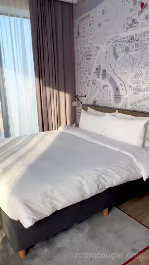 Deluxe Suite (#540) bed picture #5