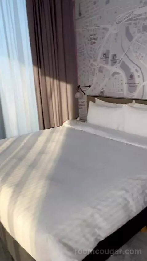 Deluxe Suite (#540) bed picture #3
