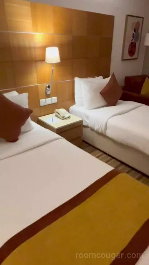 Standard Twin Room (#120) bed picture #8