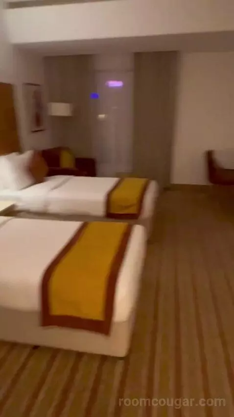Standard Twin Room (#120) bed picture #11