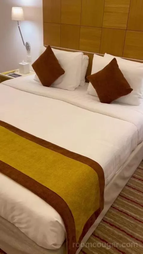 Standard King Room (#242) bed picture #11