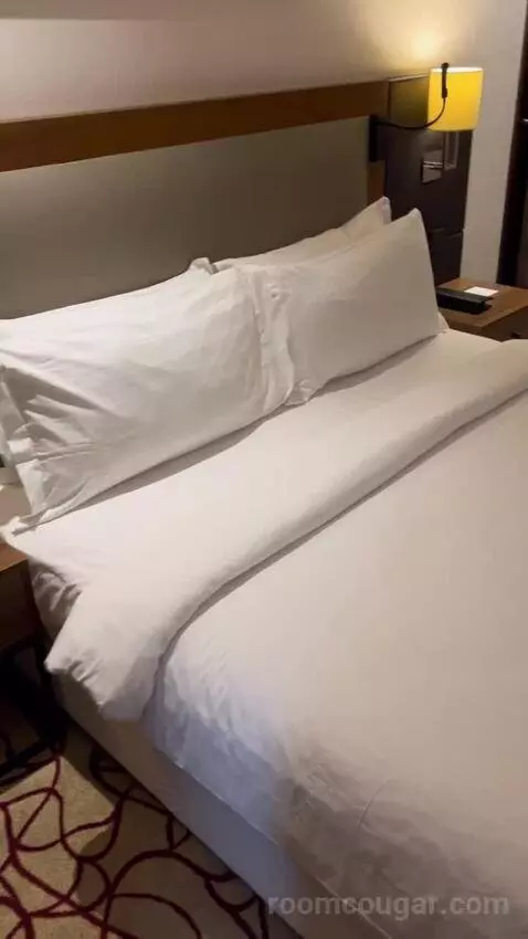 Premium Room (#1505) bed picture #11