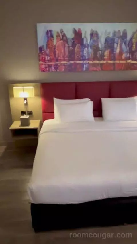 Executive King Suite (#622) bed picture #7