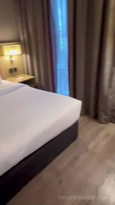 Executive King Suite (#622) bed picture #4