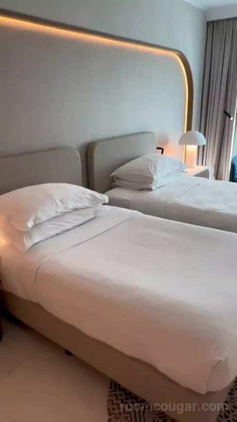 Deluxe Room Jbr View, 2 Twin Beds (#334) bed picture #9