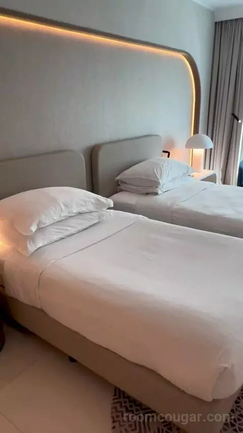 Deluxe Room Jbr View, 2 Twin Beds (#334) bed picture #10