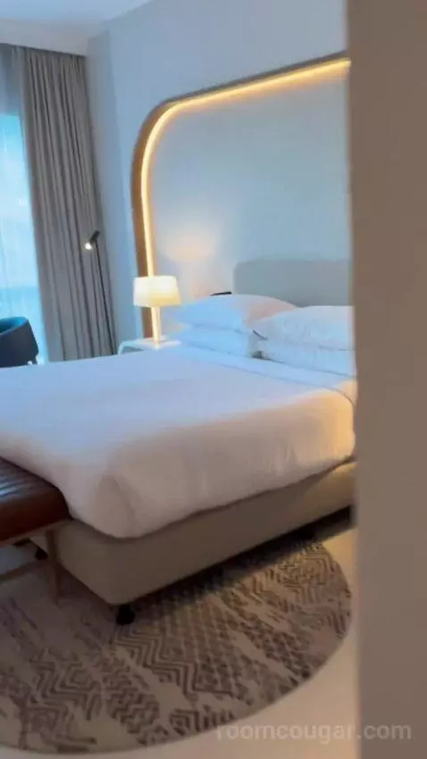 Family Suite, Club Lounge Access, 2 Bedroom Suite (#155) bed picture #4