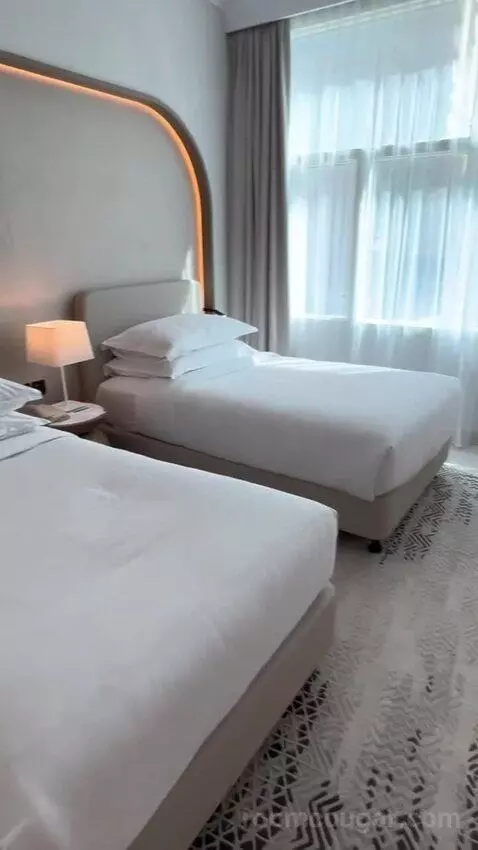 Family Suite, Club Lounge Access, 2 Bedroom Suite (#155) bed picture #6