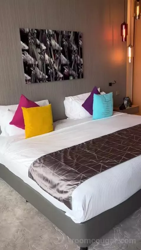 Premium Double Room (#911) bed picture #1