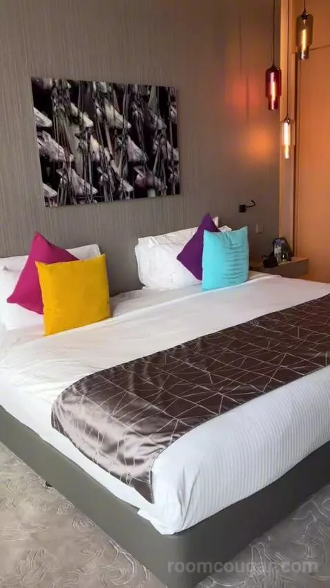 Premium Double Room (#911) bed picture #3