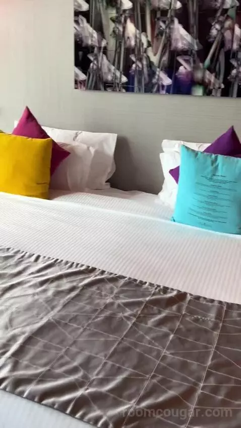Premium Double Room (#911) bed picture #9
