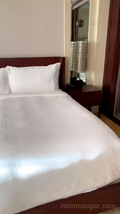 Club Ocean Deluxe Room, Balcony with Ocean View, Club Lounge Access with 5 Culinary Presentations Including Breakfast and Free F (#652) bed picture #11
