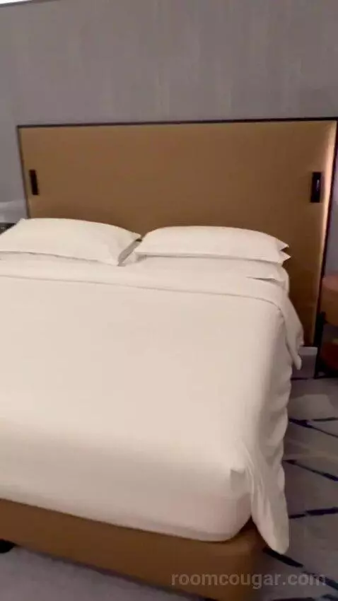 Superior King Room (City View) (#933) bed picture #1
