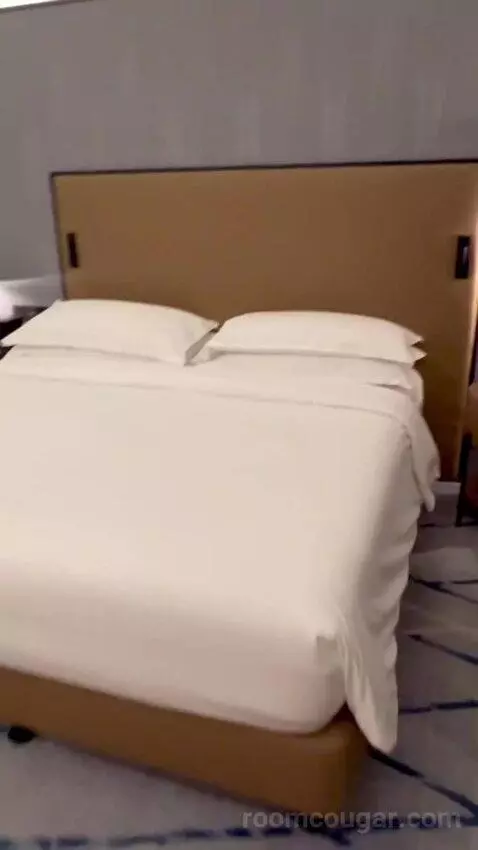Superior King Room (City View) (#933) bed picture #2