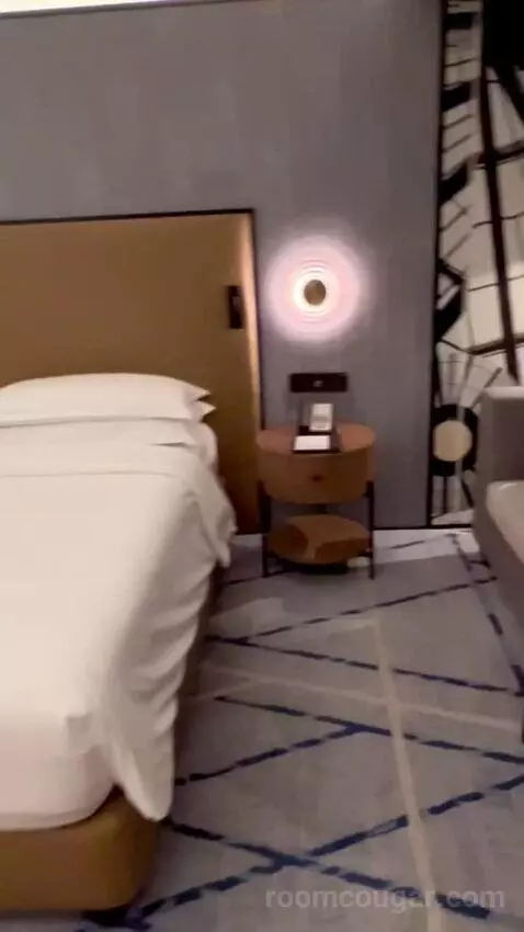Superior King Room (City View) (#933) bed picture #4