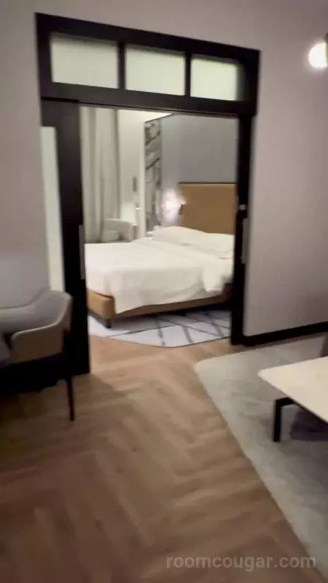 Grand Deluxe 1 Bedroom Suite, Sofa Bed - Club Lounge Access Including Breakfast, Evening Cocktail Hours & Soft Refreshments & Ca (#935) bed picture #9