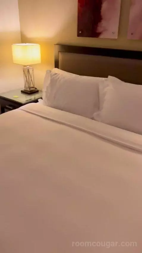 Superior King Room (#815) bed picture #7