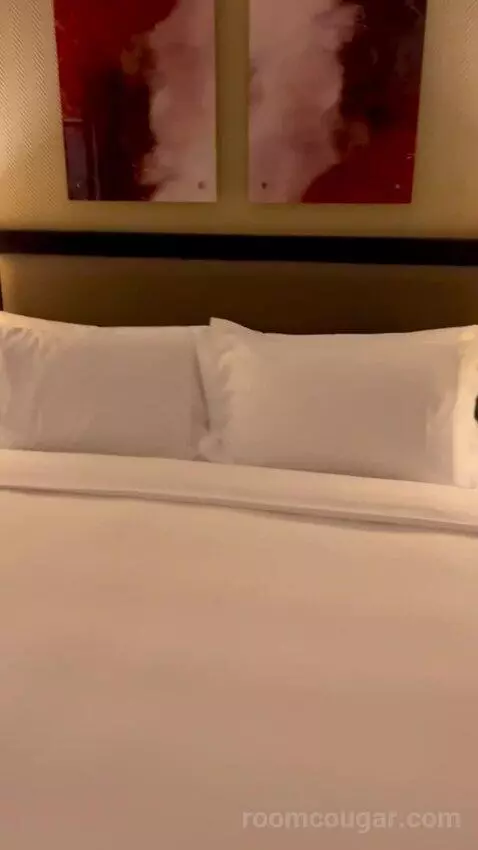 Superior King Room (#815) bed picture #4