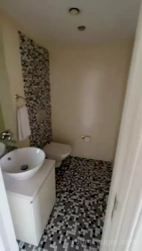Duplex Superior Suite with City View (#703) bathroom picture #1