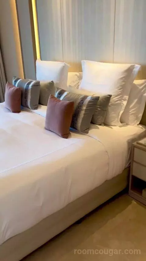 Superior Room (#506) bed picture #4