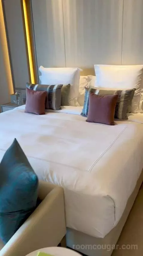 Superior Room (#506) bed picture #5