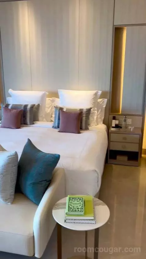 Superior Room (#506) bed picture #11