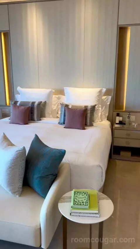 Superior Room (#506) bed picture #12