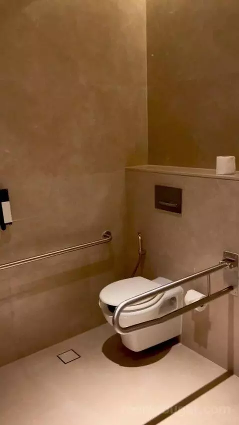 Superior Room (#506) bathroom picture #6