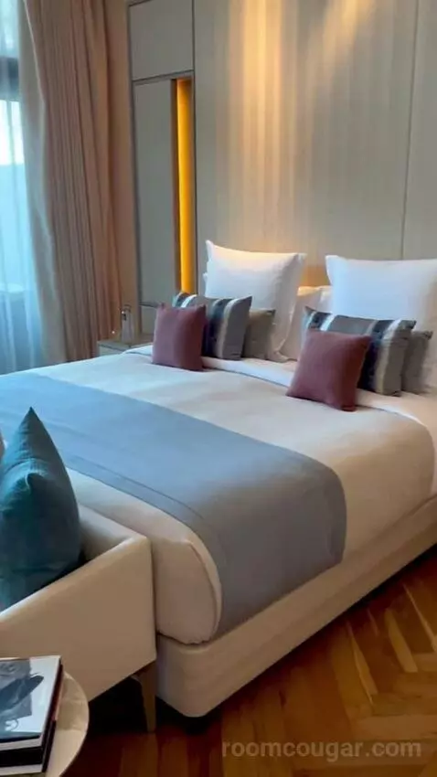 Generous Room (#620) bed picture #10