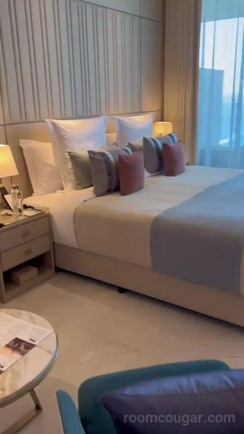 Luxe Studio (#1607) bed picture #2