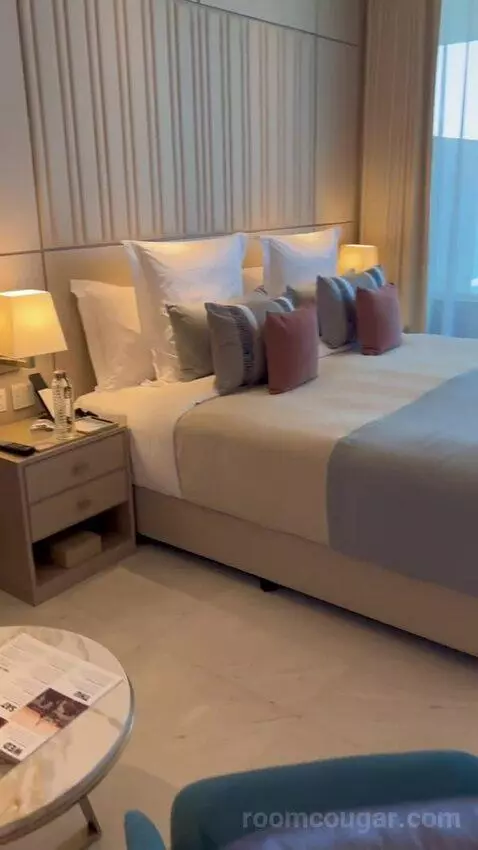 Luxe Studio (#1607) bed picture #3