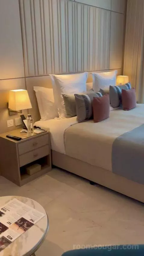 Luxe Studio (#1607) bed picture #4