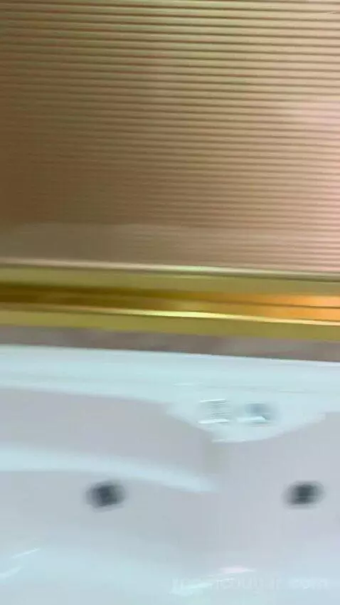 Family Suite with Jetted Tub (#2021) bathroom picture #9