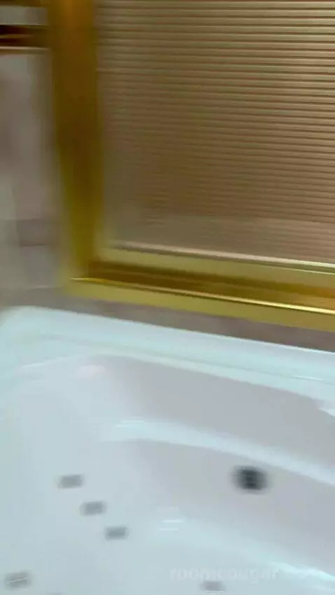 Family Suite with Jetted Tub (#2021) bathroom picture #10