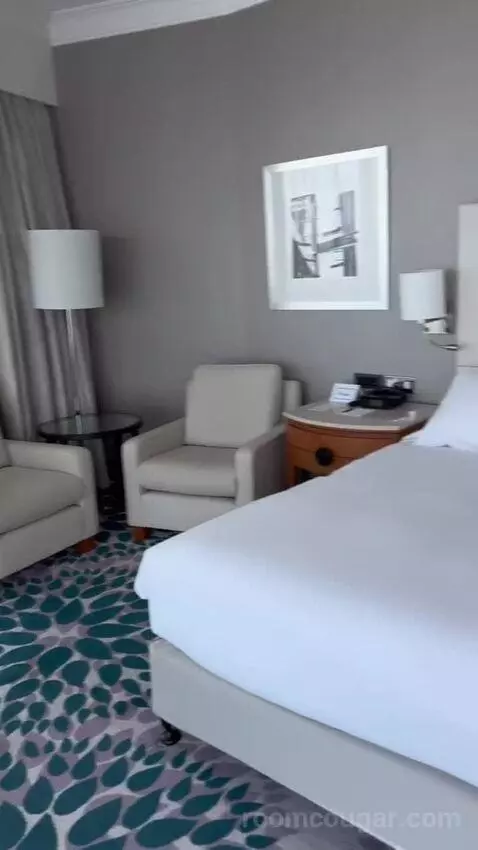 Executive King Room with Sea View (#101) bed picture #10