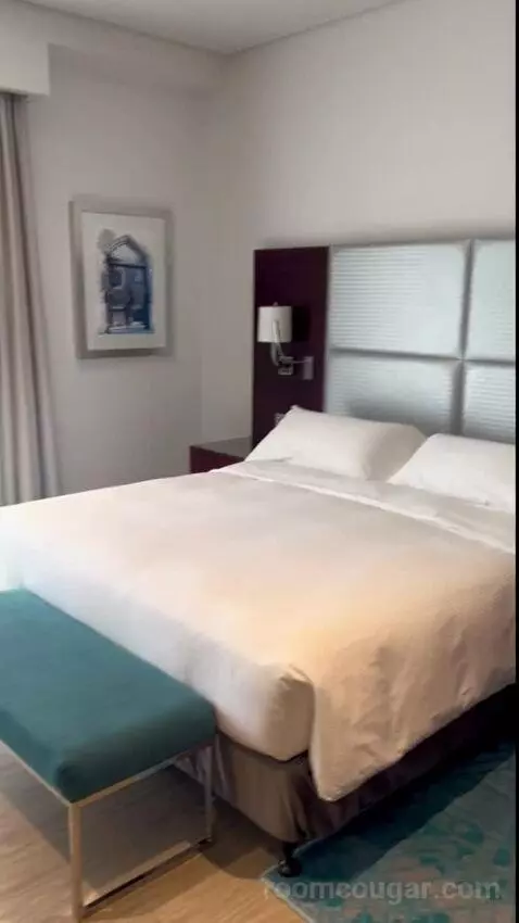 Junior King Suite with Sea View (#0302) bed picture #5