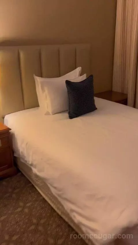 Deluxe Room (#1807) bed picture #6