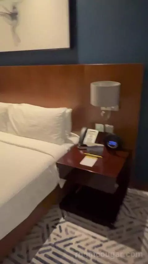 Deluxe King Room (#805) bed picture #6