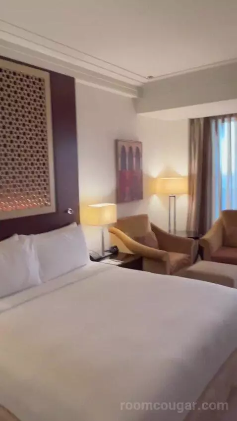 proliv's review preview (Conrad Dubai)