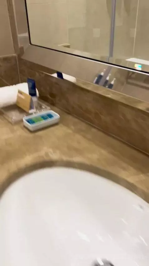 Business Suite King with Balcony - Complimentary Shuttle Service To Dubai Mall and Kite Beach (#0808) bathroom picture #11