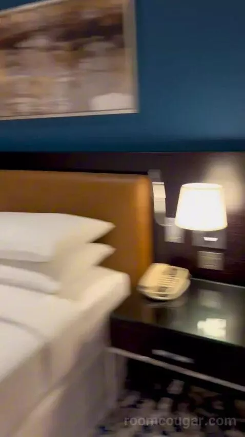 Business Suite King with Balcony - Complimentary Shuttle Service To Dubai Mall and Kite Beach (#0808) bed picture #11